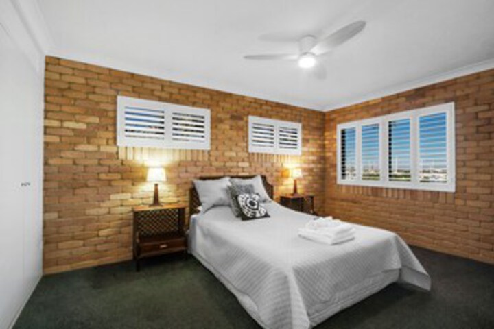 Room 16 of 129