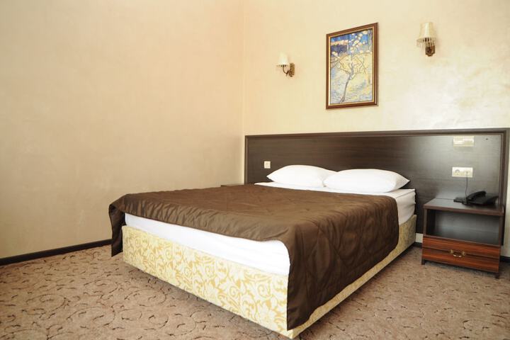 Room 8 of 67