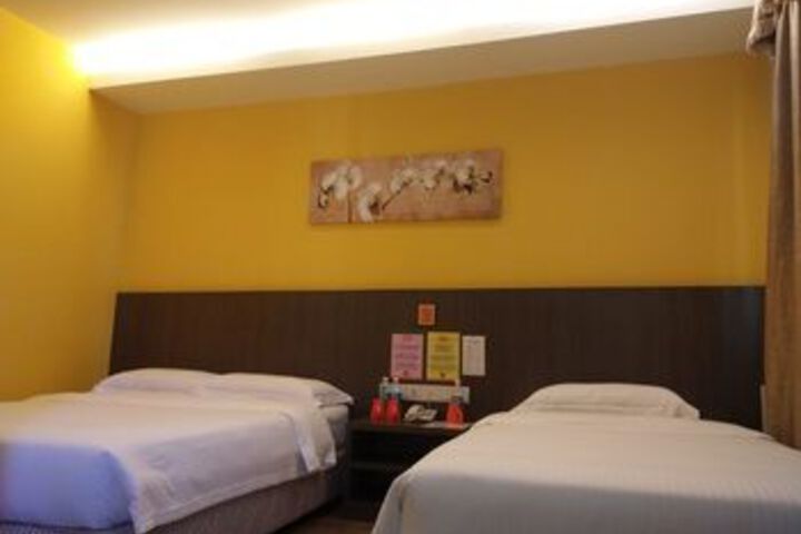 Room 25 of 47