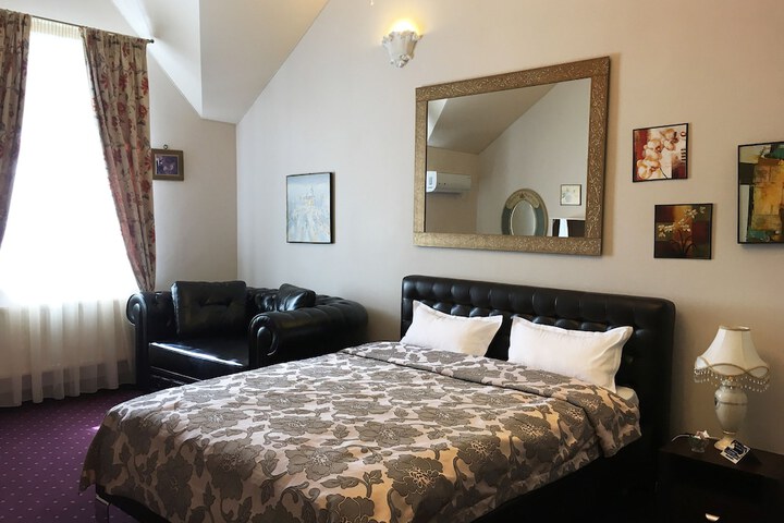 Room 15 of 37