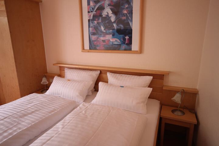Room 3 of 34