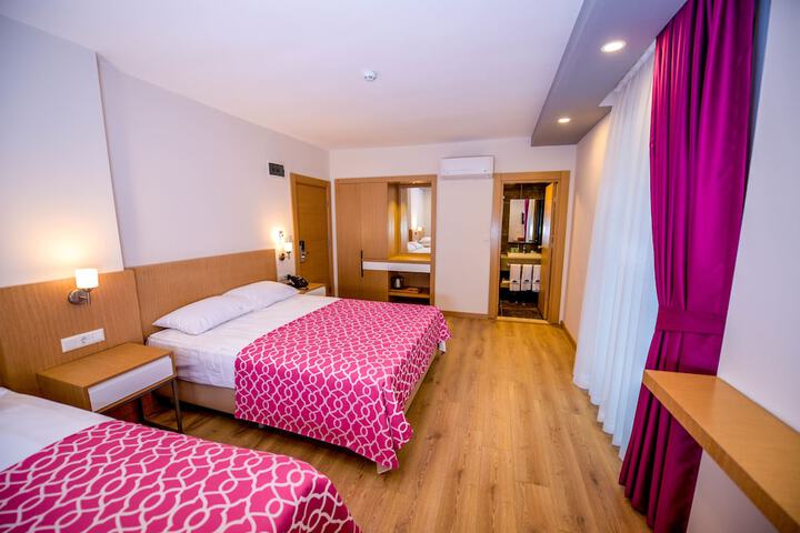 Room 6 of 20