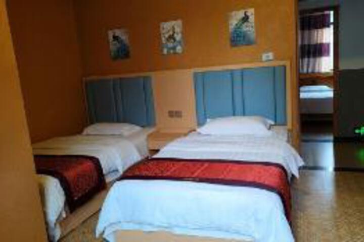 Room 5 of 6