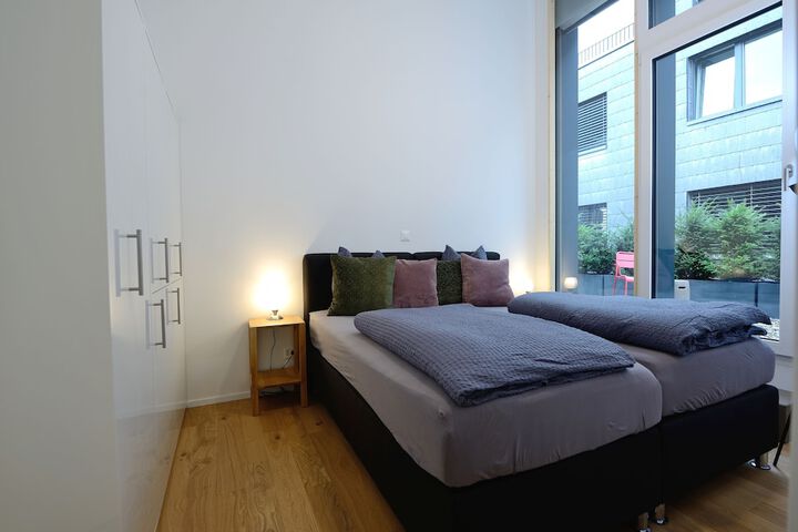 Room 6 of 25