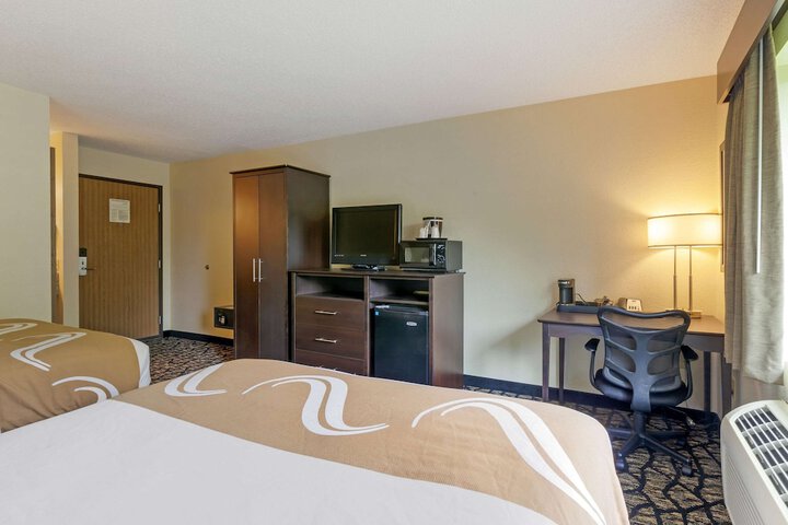 Queen Bed Accessible (2 of 11)