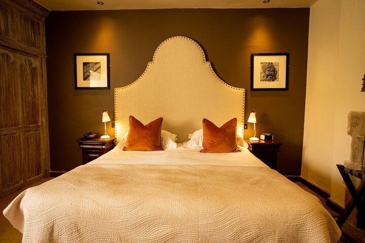 Room 11 of 27