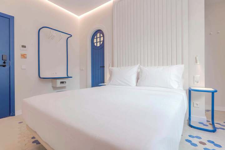 Room 36 of 77