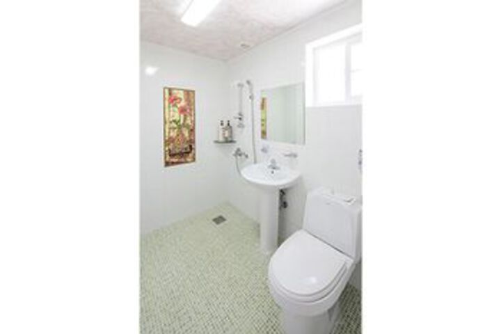 Room 19 of 174