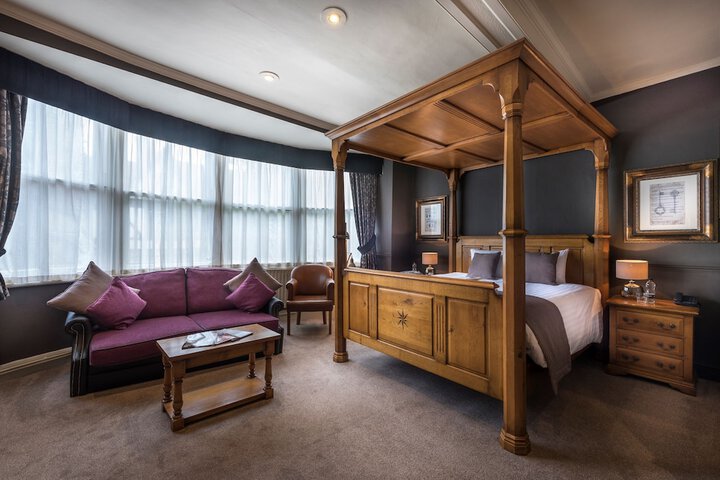 Room 12 of 81