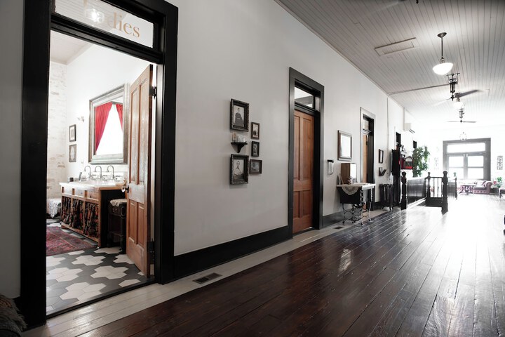 Ballroom/Hall 55 of 61