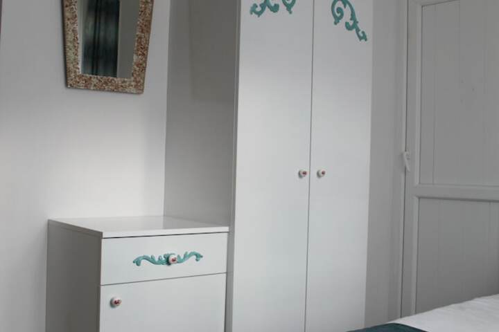 Room 9 of 78