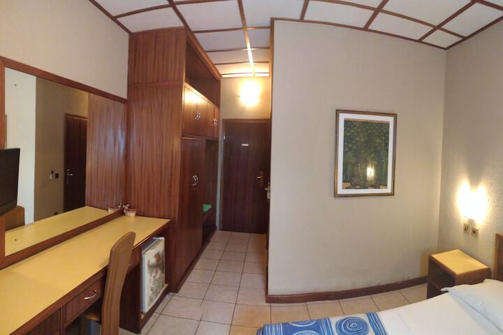 Room 7 of 51