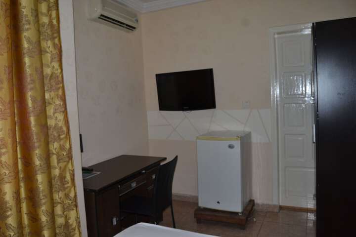 Room 5 of 5