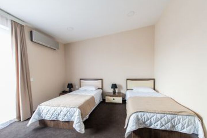 Room 17 of 36