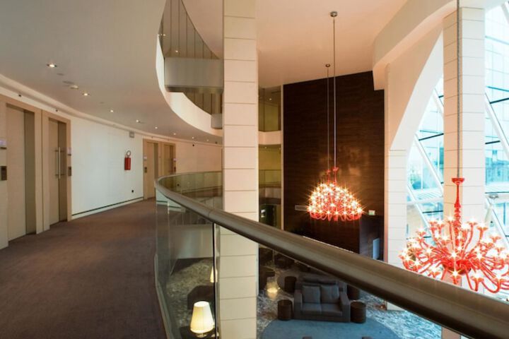 Ballroom/Hall 37 of 51