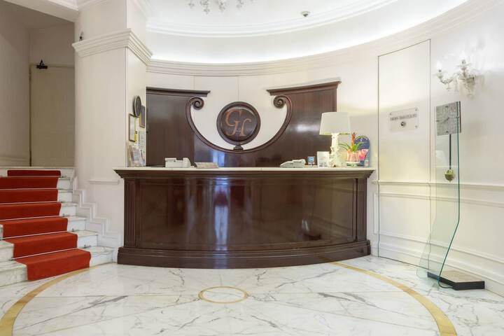 Guest Lobby