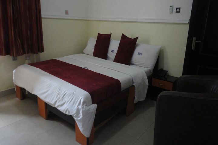 Room 16 of 35