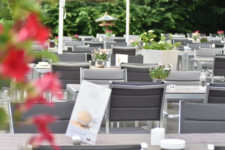 Sundeck 31 of 34