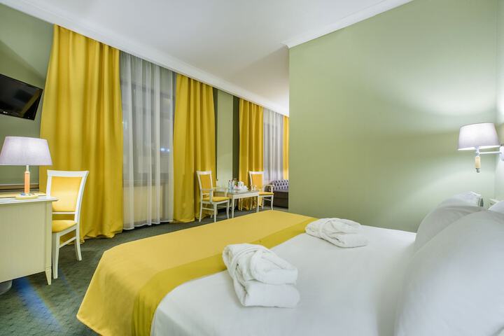 Room 26 of 47