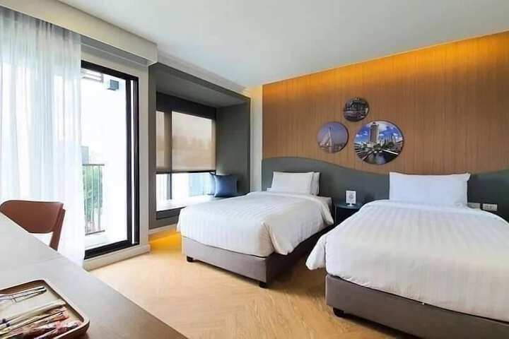 Room 9 of 35