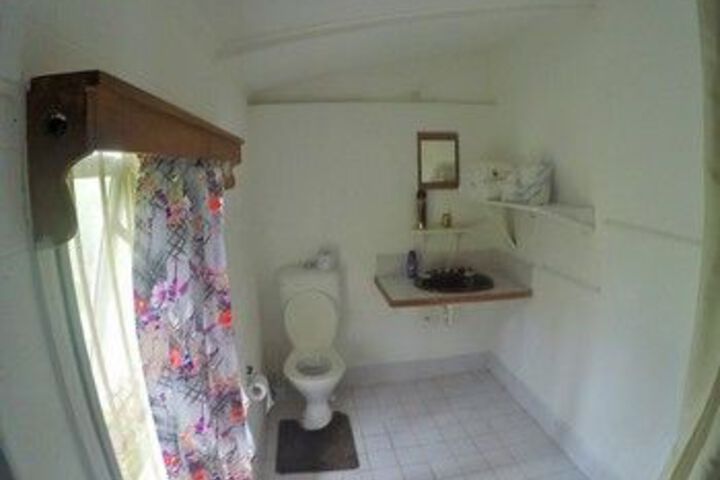 Room 6 of 145