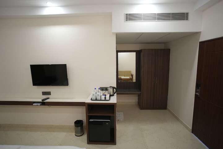 Room 18 of 23