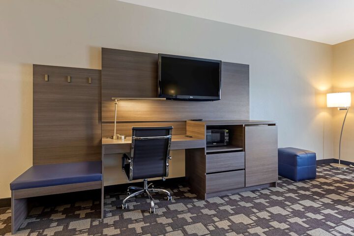 1 King Bed Microwave, Refrigerator High Speed Internet Accessible Full Breakfast (14 of 19)