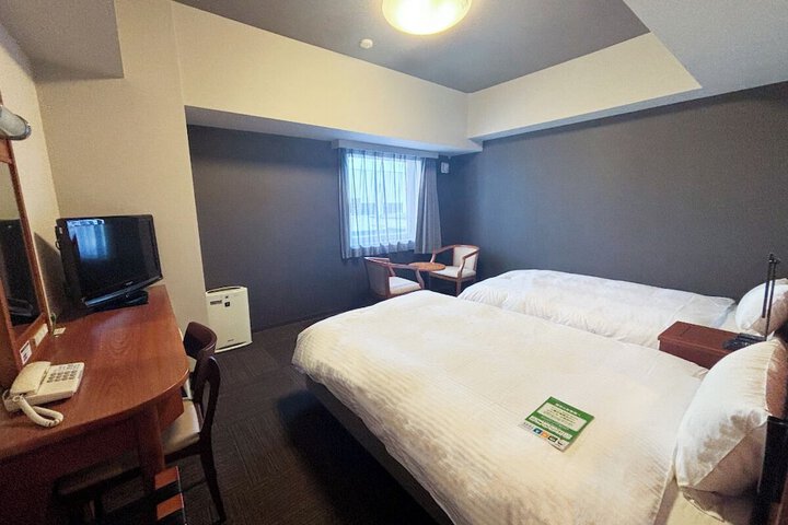 Room 7 of 26