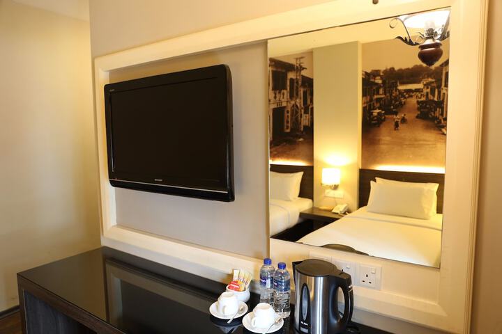 Room 21 of 57