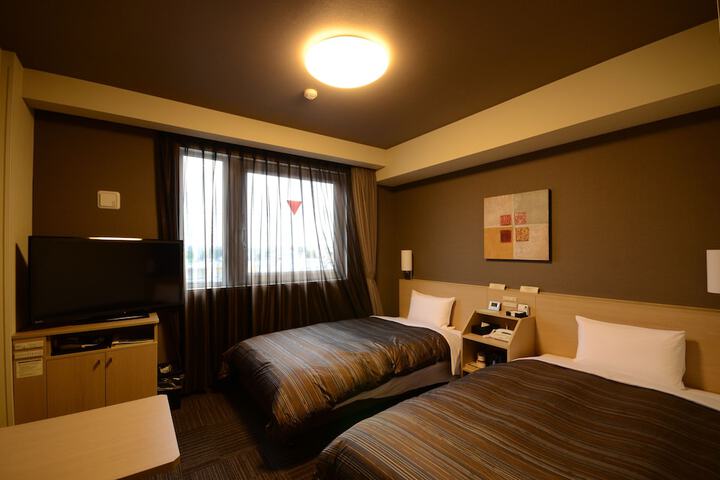 Room 5 of 35