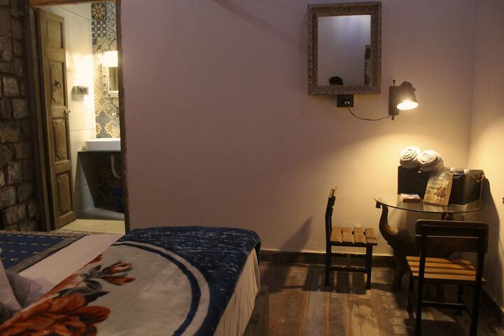 Room 50 of 90