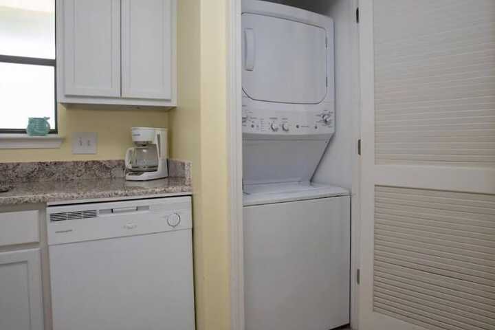 Laundry 16 of 40