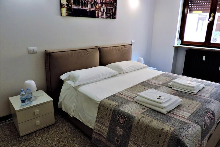 Room 10 of 26