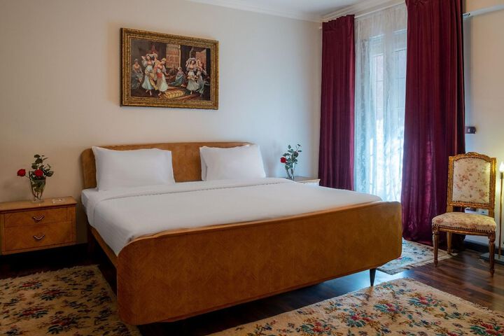 Room 37 of 47