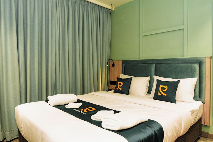 Room 28 of 48