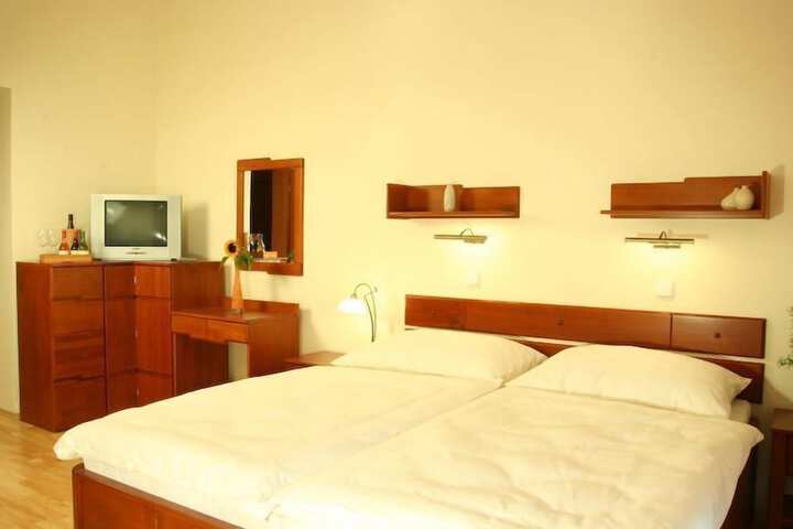 Room 15 of 53
