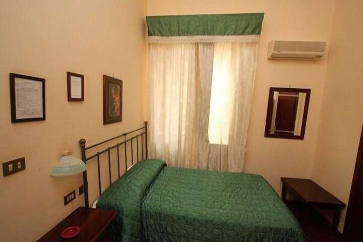 Room 17 of 58