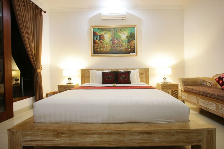 Room 34 of 213