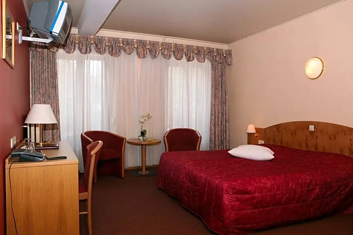 Room 3 of 13