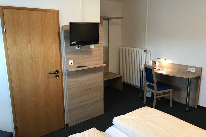 Room 7 of 30