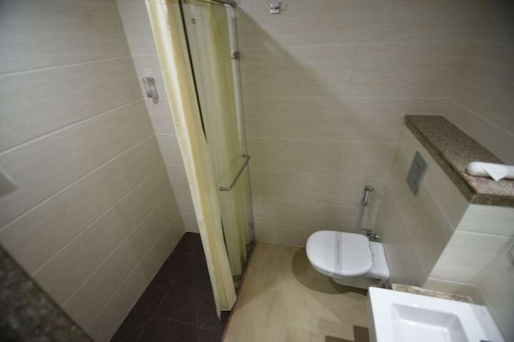 Room 10 of 10