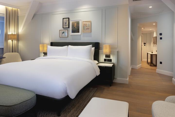 Room 55 of 170