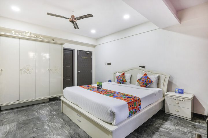 Room 7 of 24