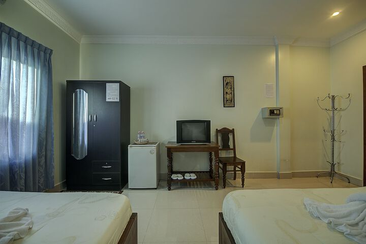 Room 27 of 66