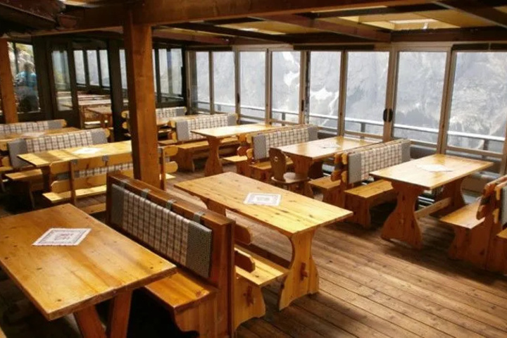Dining 8 of 10