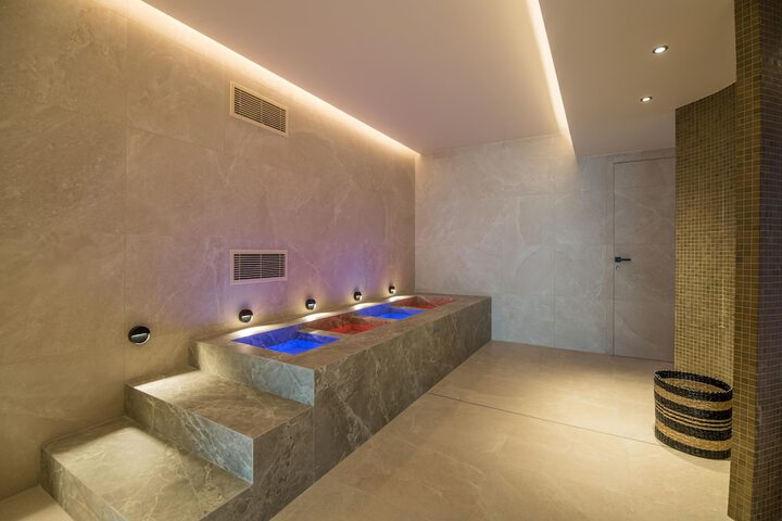Spa 272 of 332