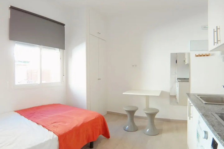 Room 4 of 15
