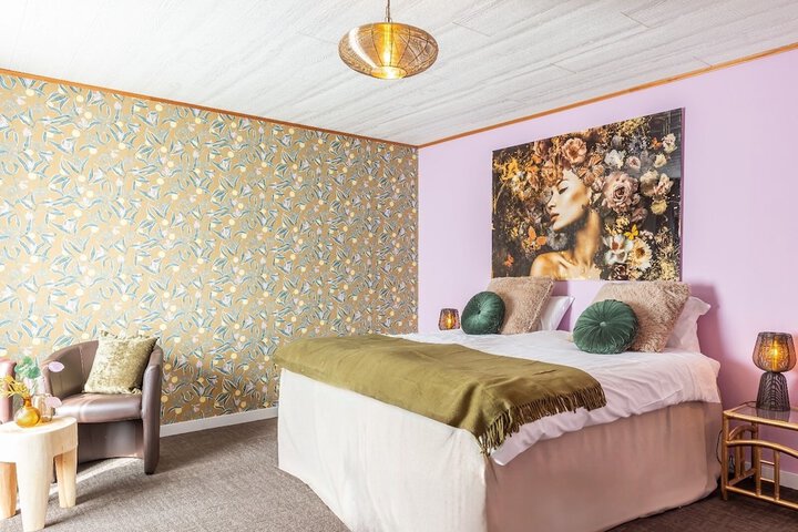 Room 3 of 22