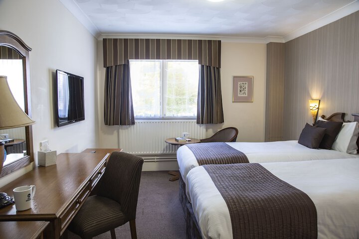 Room 8 of 76