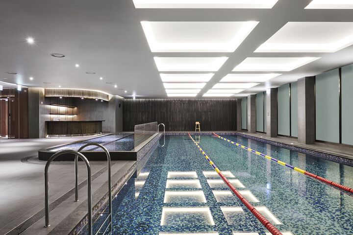 Hotel Pool